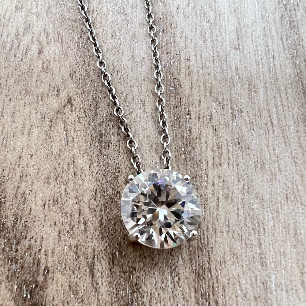 925 Sterling Silver CZ pendant and chain. EUC